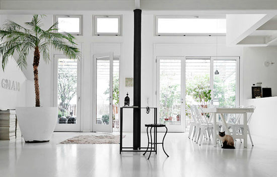 MONOCHROME APARTRMENT IN MILAN // A WHITE OASIS IN THE MIDST OF A BUSTLING CITY