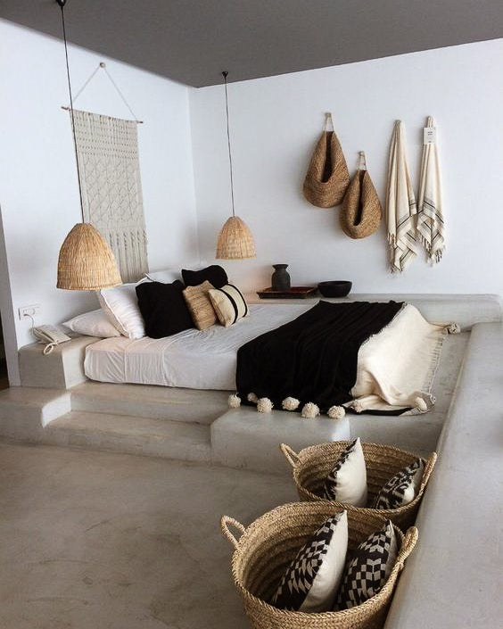 Handwoven Moroccan Palm Basket // Large