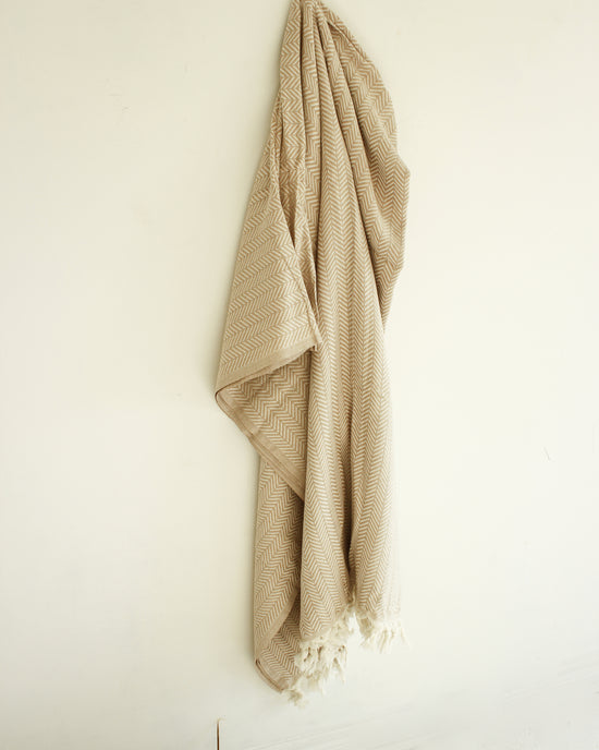 Load image into Gallery viewer, XL Turkish Wavy Throw // Natural
