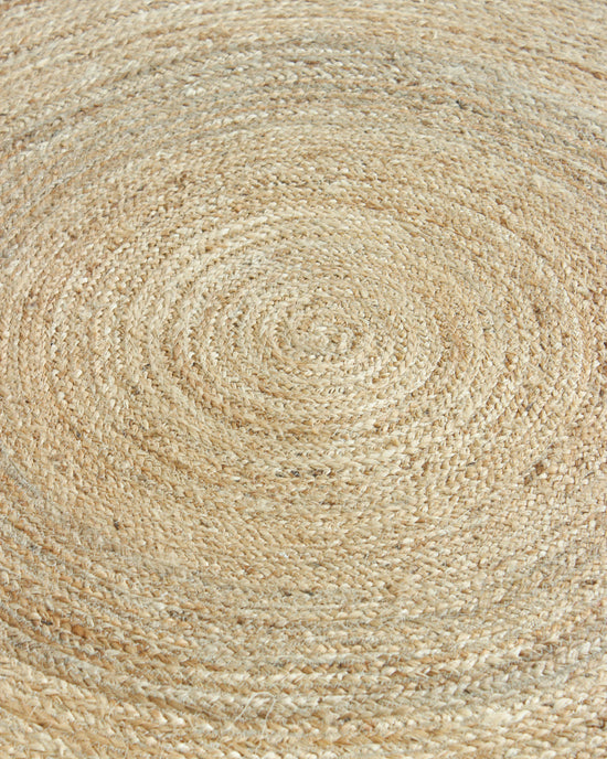 Load image into Gallery viewer, Round Jute Rug // NATURAL

