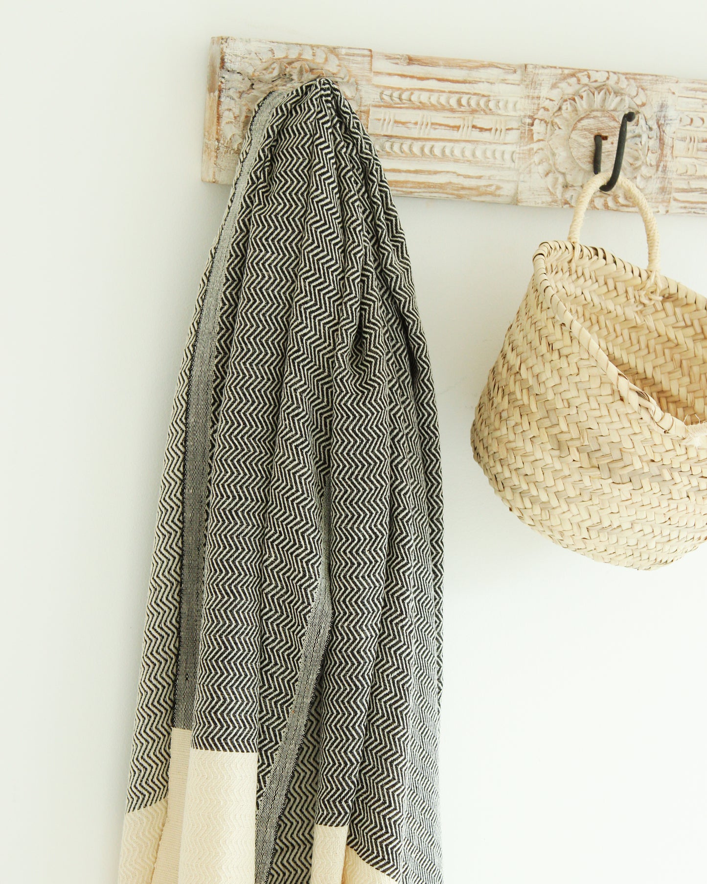 PLAYA Hammam Turkish Towel // Black & Beige