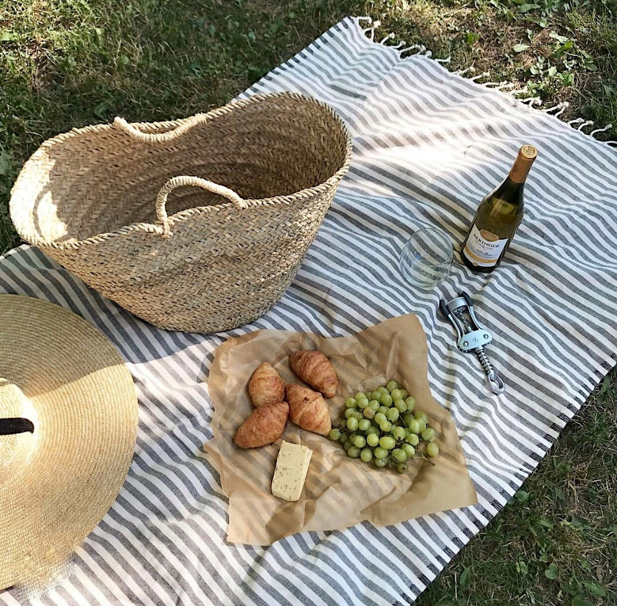 Handwoven Moroccan Palm Basket // Large